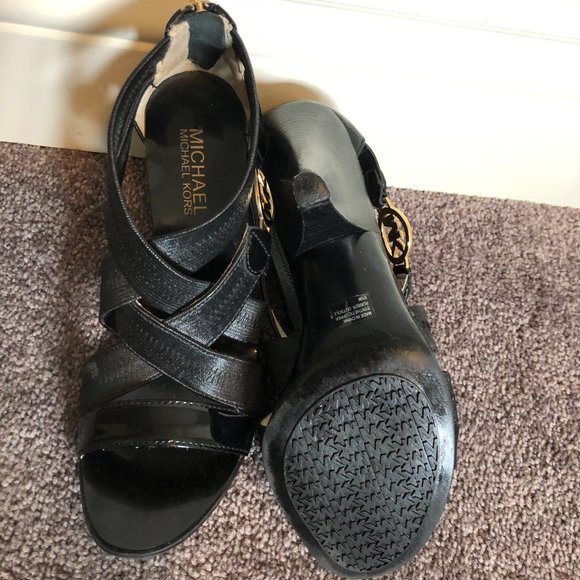 Michael Kors strappy mid pump heals - Picture 4 of 4